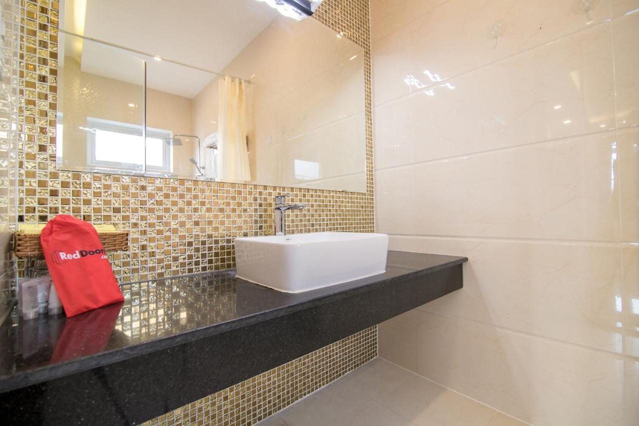 Reddoorz Plus Near Lotte Mart Cong Hoa โฮจิมินห์ซิตี้ ภายนอก รูปภาพ